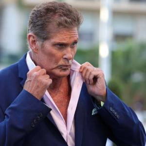 Gwiazdor „Słonecznego patrolu” na wózku inwalidzkim. Fani zaniepokojeni stanem aktora                               