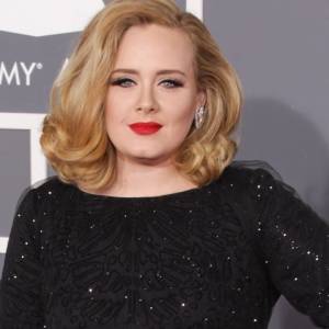 Adele wygląda olśniewająco! Tak szczupła nigdy nie była [WIDEO]