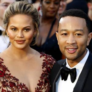 Chrissy Teigen we wzruszającym wpisie rok po utracie dziecka. "Powiedzieli, że będzie łatwiej..."