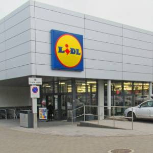 Lidl odniósł się do SMS-ów od Biedronki. Sieć sklepów wydała oświadczenie