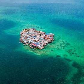 Santa Cruz del Islote – życie na najbardziej zatłoczonej wyspie świata. Tu prywatność nie istnieje