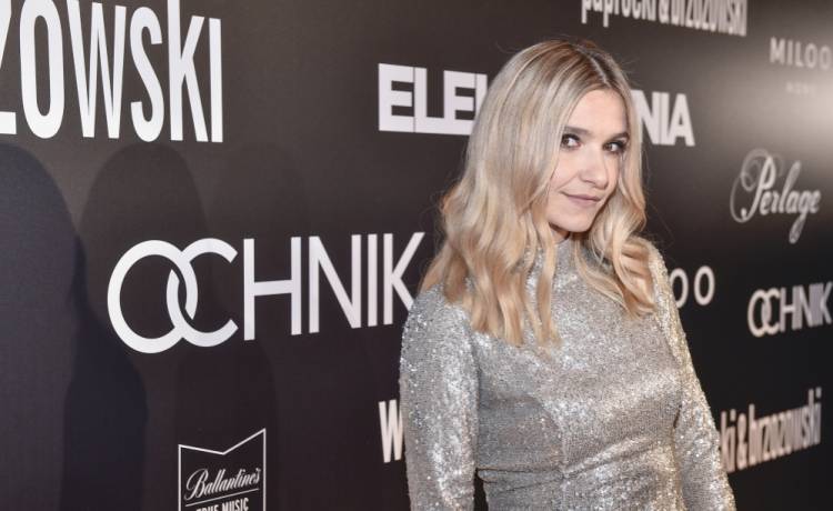 Joanna Koroniewska złamała zakaz? Pokazała zdjęcie z fryzjerką