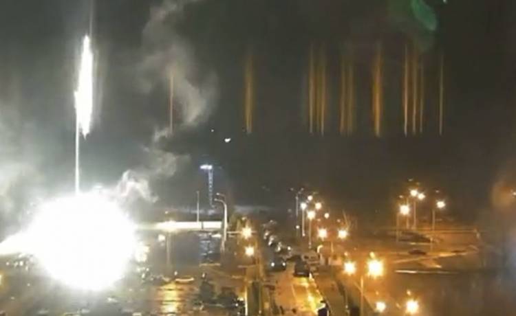 Rosjanie ostrzelali i zajęli Zaporską Elektrownię Atomową. PAA: "[...] nie odnotowano wzrostu poziomu promieniowania"