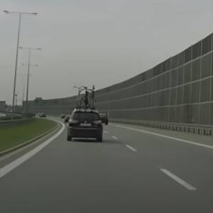 Przez jedno niedopatrzenie mogło dojść do tragedii. Chwile grozy na S1 [WIDEO]