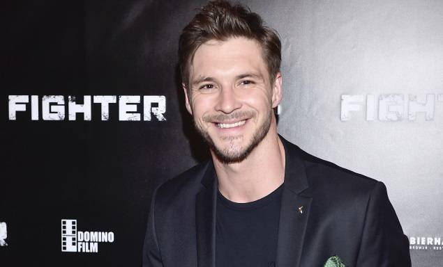 Mikołaj Roznerski 10 lat temu i dziś. Zdjęcie z jego początków w "M jak miłość" to hit!