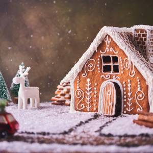 Pierniczki ze sweterkiem? A może z koronką? Liz Joy pokazuje jak kreatywnie można ozdobić świąteczne ciasteczka!