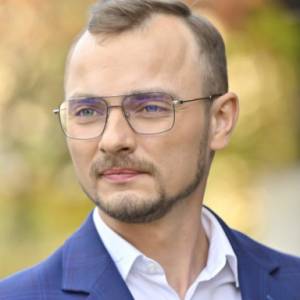 Mateusz z "Rolnik szuka żony" spotkał się z innymi uczestnikami show. Na fotografii towarzyszy mu ktoś jeszcze!