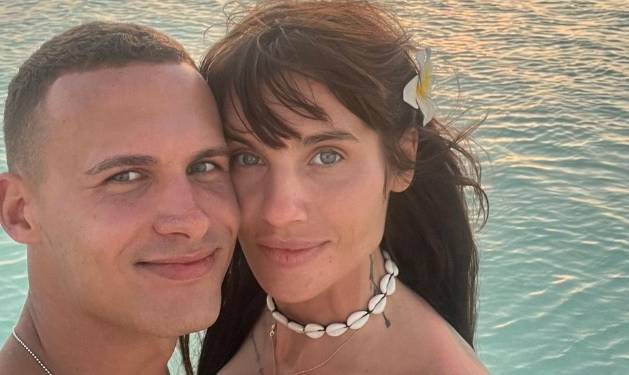 Karolina Gilon potwierdziła, że jest w związku z Mateuszem Świerczyńskim. Pokazała intymne zdjęcia z chłopakiem 