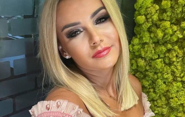 Monika Chwajoł całkowicie bez ubrań. Była uczestniczka "Królowych życia" nago przed aparatem [+18]