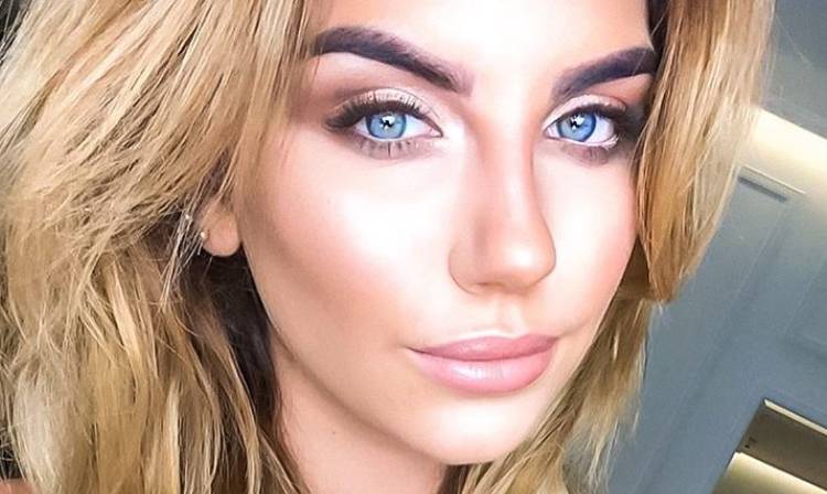 Sonia z "Hotelu Paradise" odsłania nagi biust. Zapozowała topless! "System rozwalony"