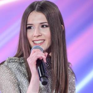 Roksana Węgiel pokazała się w nowej fryzurze! Wokalistka postawiła na odważne kolory