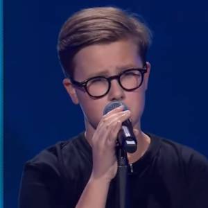"The Voice Kids". Trzynastolatek oczarował jurorów! Jego wykonanie hitu "Hello" podbija Internet! [WIDEO]