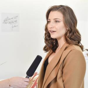 Julia Wieniawa w bardzo skąpym bikini. Pokazała za dużo? "Chyba stanik za mały"