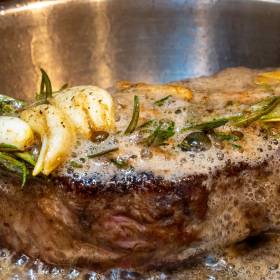 Zapomnij o gotowych mieszankach. Jedna przyprawa, która odmieni obiady