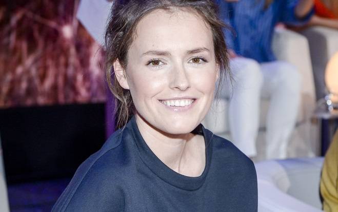 Olga Frycz pokazała zdjęcie z komunii. Jej sukienka robi wrażenie. "O to chodziło, żeby koleżanki zazdrościły" [FOTO]