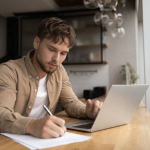 4-dniowy tydzień pracy nie podbija Polski. Zaskakujące wyniki badań