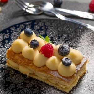 Pyszny i szybki deser z ciasta francuskiego. Sprawdź przepis od Ani Starmach