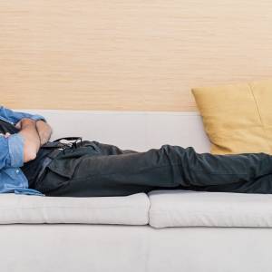 Ile trwa twoja drzemka? Sprawdź, czy nie śpisz za długo!