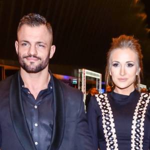 Trybson i Eliza z "Warsaw Shore" bawili się na weselu. Fani zachwyceni odważną kreacją celebrytki            