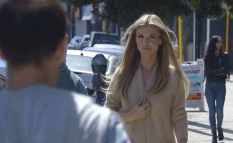 Joanna Krupa została uderzona w twarz na ulicy?! Modelka pokazała film [WIDEO]