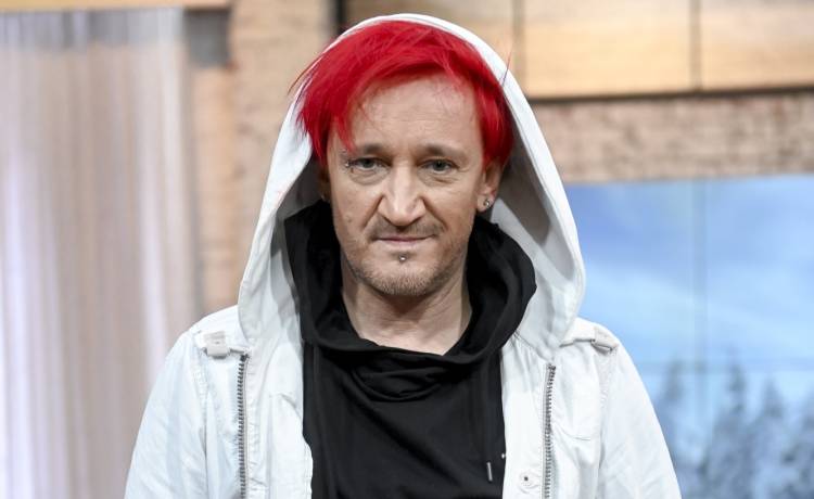 Psychofanka dręczy Michała Wiśniewskiego dziwnymi mailami. Wokalista pokazał korespondencję i poprosił internautów o pomoc