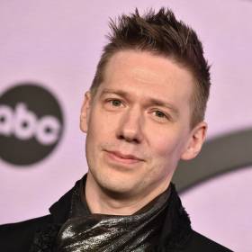 Wokalista grupy Ghost ma problemy ze stalkerką. Wiadomości i prośby o pieniądze to dopiero początek