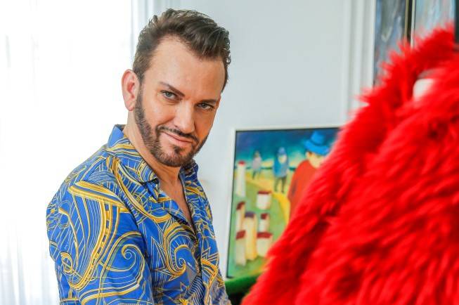 Gabriel z "Królowych życia" miał włamanie na Instagram? Na profilu gwiazdy przez chwilę znajdowały się fotografie z nieznanym mężczyzną