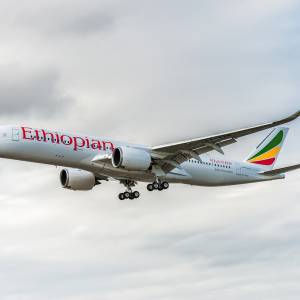 Piloci zasnęli i przegapili lądowanie?! Samolot utracił łączność i przeleciał nad pasem startowym