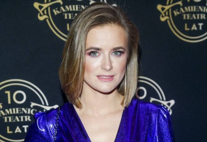 Marta Chodorowska rozpaliła sieć. Aktorka zapozowała nago na plaży [FOTO]