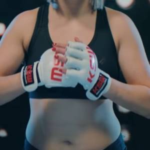 Była dziennikarka Polsatu będzie walczyć w klatce. Wystąpi na KSW 47