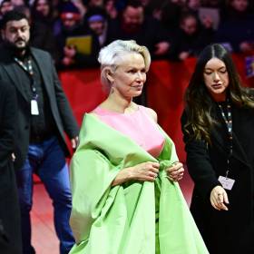 Pamela Anderson zachwyciła w dwóch stylowych kreacjach na festiwalu filmowym w Berlinie