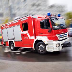 Kierowca BMW wezwał strażaków do... pająka [FOTO]