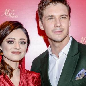 "M jak miłość". Problemy w serialowym związku Adriany Kalskiej i Mikołaja Roznerskiego. Iza i Marcin rozstaną się?