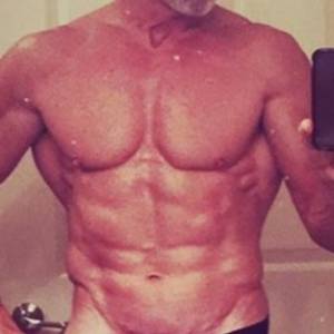 Clayton Paterson: Najseksowniejszy dziadek na świecie? [ZDJĘCIA]