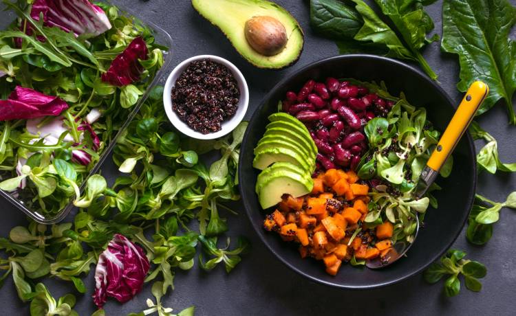 Sekret długowieczności zawarty w diecie roślinnej! Ludność tzw. Niebieskich Stref żyje najdłużej