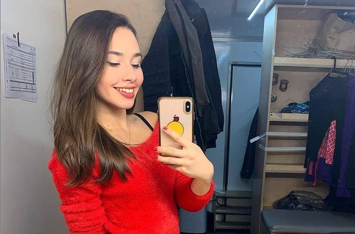 Partnerka Piotra Żyły kusi na plaży! Nie było za zimno? [FOTO]