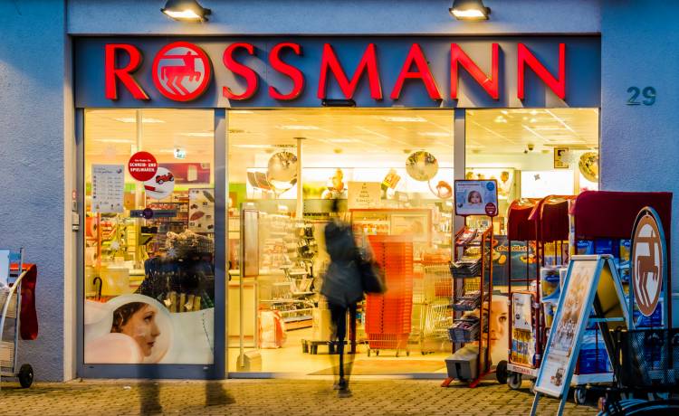 Rossmann zaszalał z przedświątecznymi promocjami. Można liczyć na prezent!