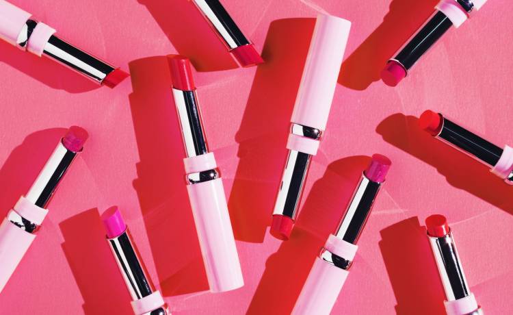 Rossmann. Gigantyczna promocja na kosmetyki do makijażu. Nawet -70% taniej