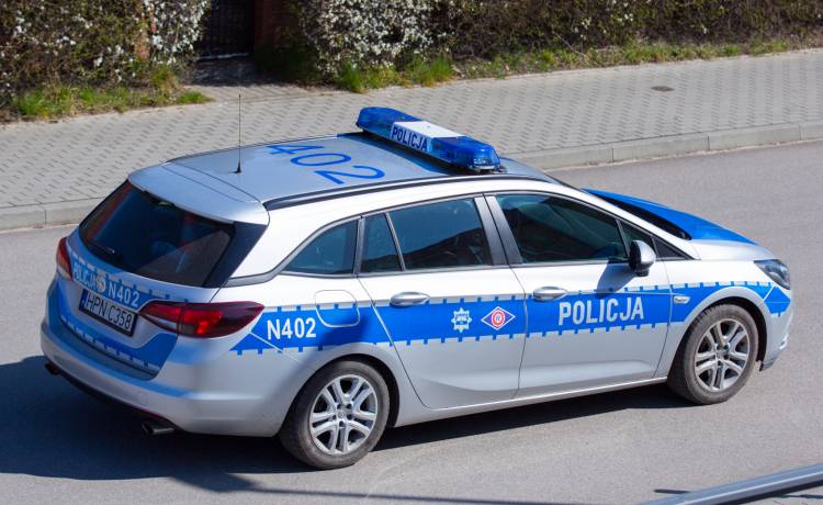 Zatrzymał "na stopa" policyjny radiowóz. Po chwili trafił do więzienia
