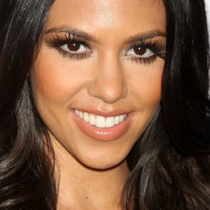 Kourtney Kardashian w bieliźnie od Dolce & Gabbana. Co za ciało! Gorące kadry skomentował nowy chłopak celebrytki! [FOTO]