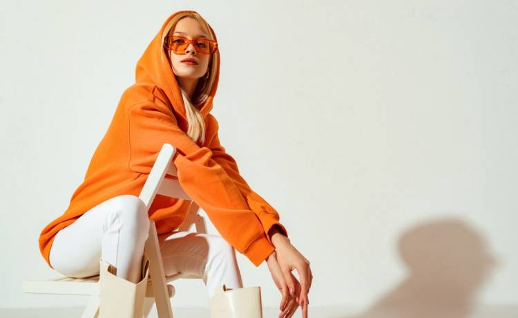 Jesień 2025 pod znakiem koloru! Odkryj najgorętsze barwy sezonu, fot. Shutterstock