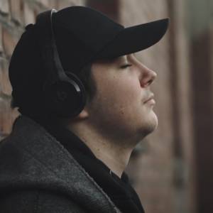 Słuchacze RMF MAXXX podsyłają nam utwory artystów ze swoich miast. Posłuchajcie Sławka Krzanowski i singla "Moje miasto"!