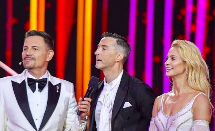 Uczestnicy programu: „Taniec z gwiazdami 15” i Krzysztof Ibisz. Fot. AKPA