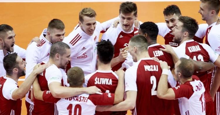 Polscy siatkarze wracają ze srebrnym medalem w Pucharze Świata 