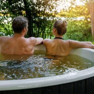 10 korzyści z posiadania własnego jacuzzi ogrodowego. To Cię zaskoczy!