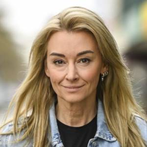 Gwiazdy na maturach. Celebrytki chwalą się archiwalnymi fotografiami [ZDJĘCIA]