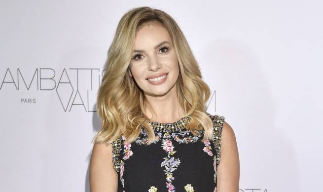 Izabela Janachowska zniewala figurą. Słoneczne kadry w bikini trafiły do sieci