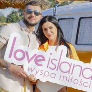 Ania i Włodek z "Love Island 5" razem na nowym zdjęciu. Internautka: "Myślałam, że to test ciążowy"