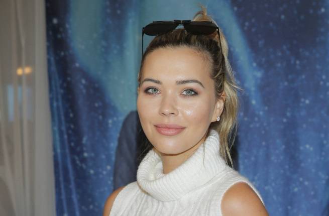 Baron błądzi rękami po odsłoniętym ciele Kubickiej. Za co dziękowali w Nowym Roku? [ZDJĘCIA]