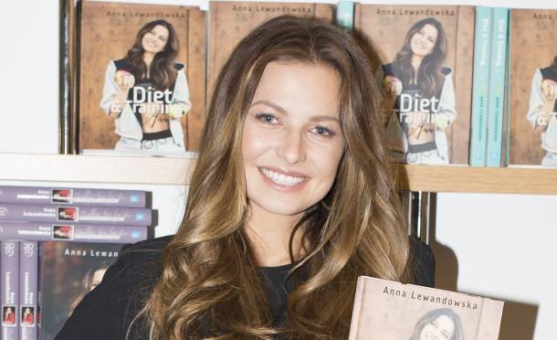 Anna Lewandowska pokazała brzuch! Pod zdjęciami posypały się gratulacje [ZDJĘCIE] 